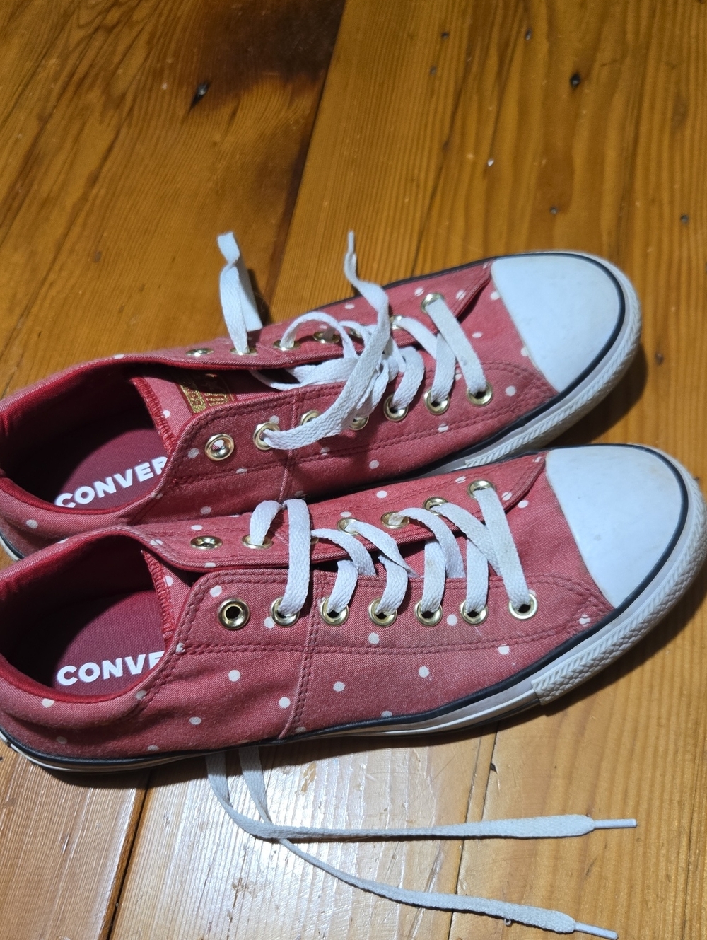 Converse  Low Top Reddish W Polka Dot Sneakers Sz 11
